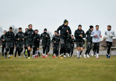 «Заря» готовится к «Шахтеру»